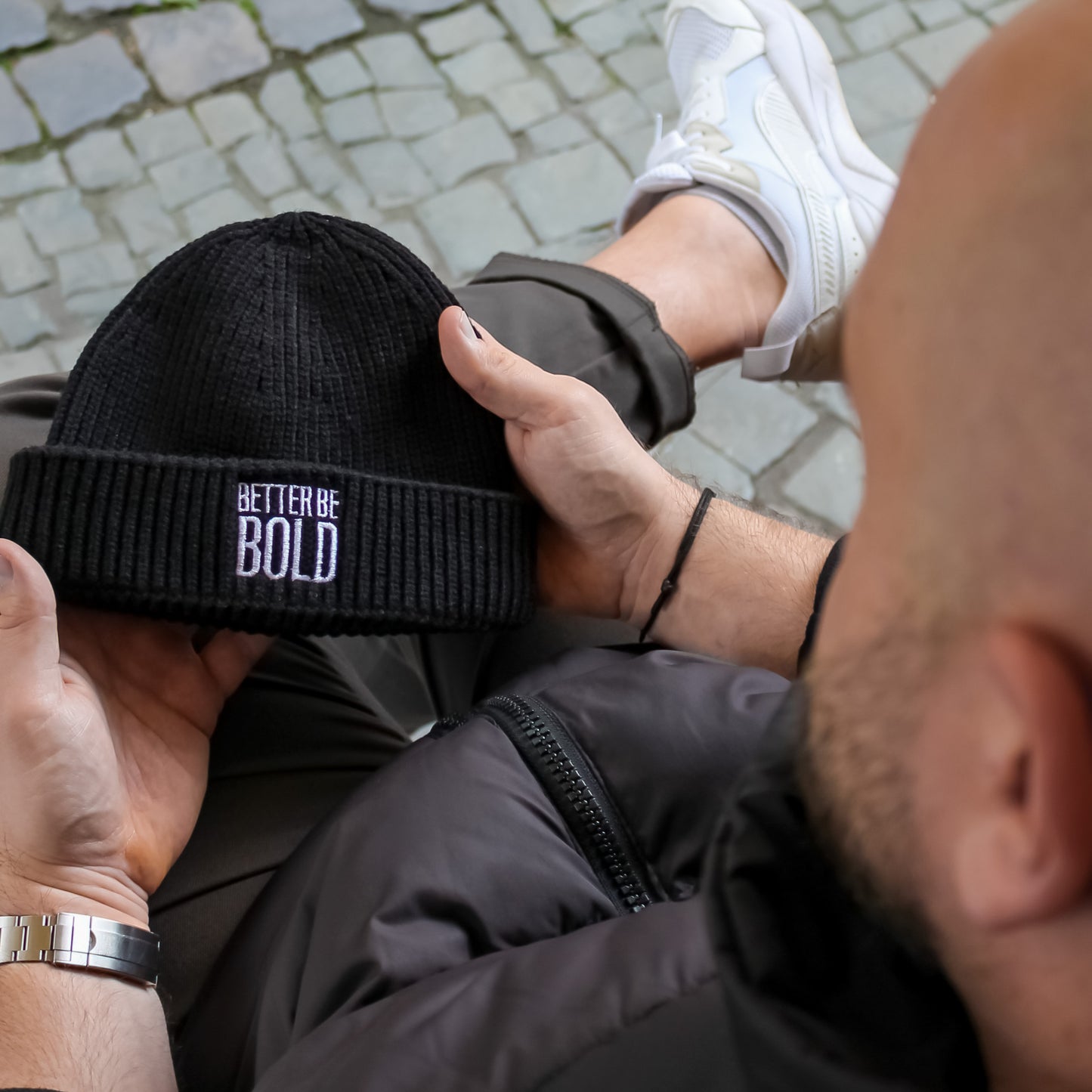 Mütze/Beanie aus recycelten Materialien mit hochwertigem Stick