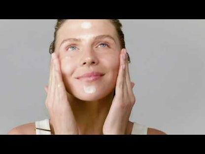 Ein hochdosiertes, extra starkes X-STRENGTH Retinol Serum von Institutum. Made in Schweiz.